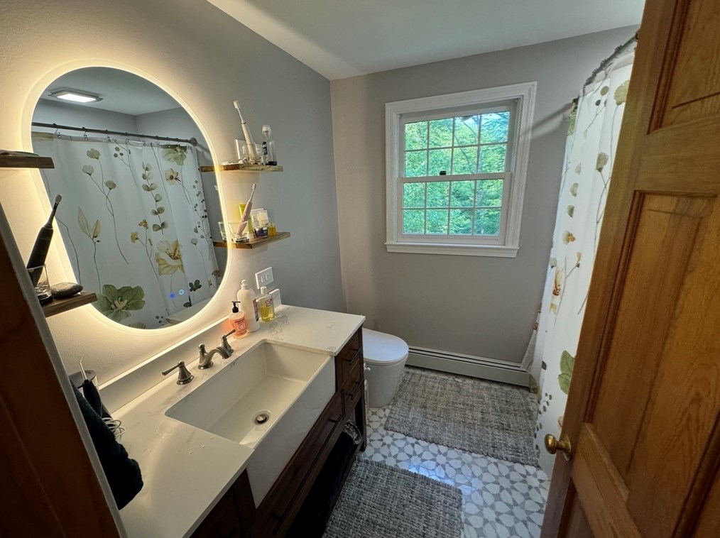 4 Longobardi Dr, Franklin MA exterior