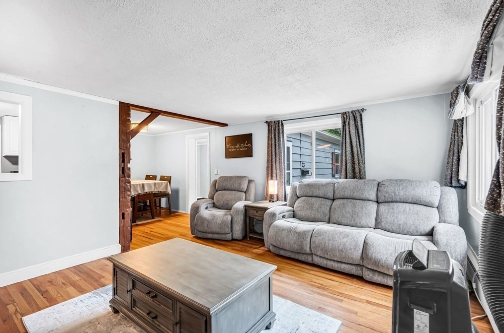 23 Reynolds Ave, Monson MA  01057-1412 exterior