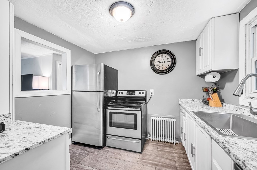 23 Reynolds Ave, Monson MA  01057-1412 exterior