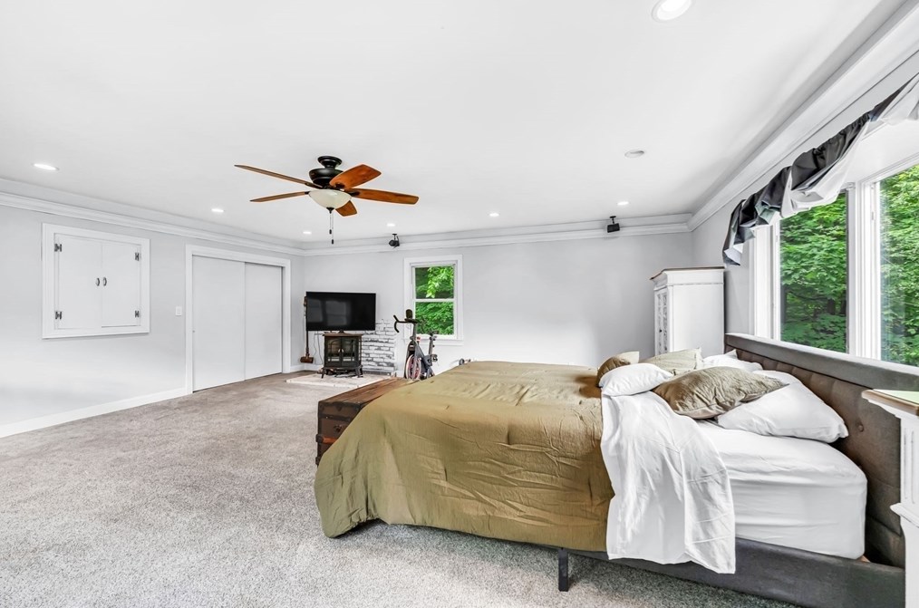 23 Reynolds Ave, Monson MA  01057-1412 exterior