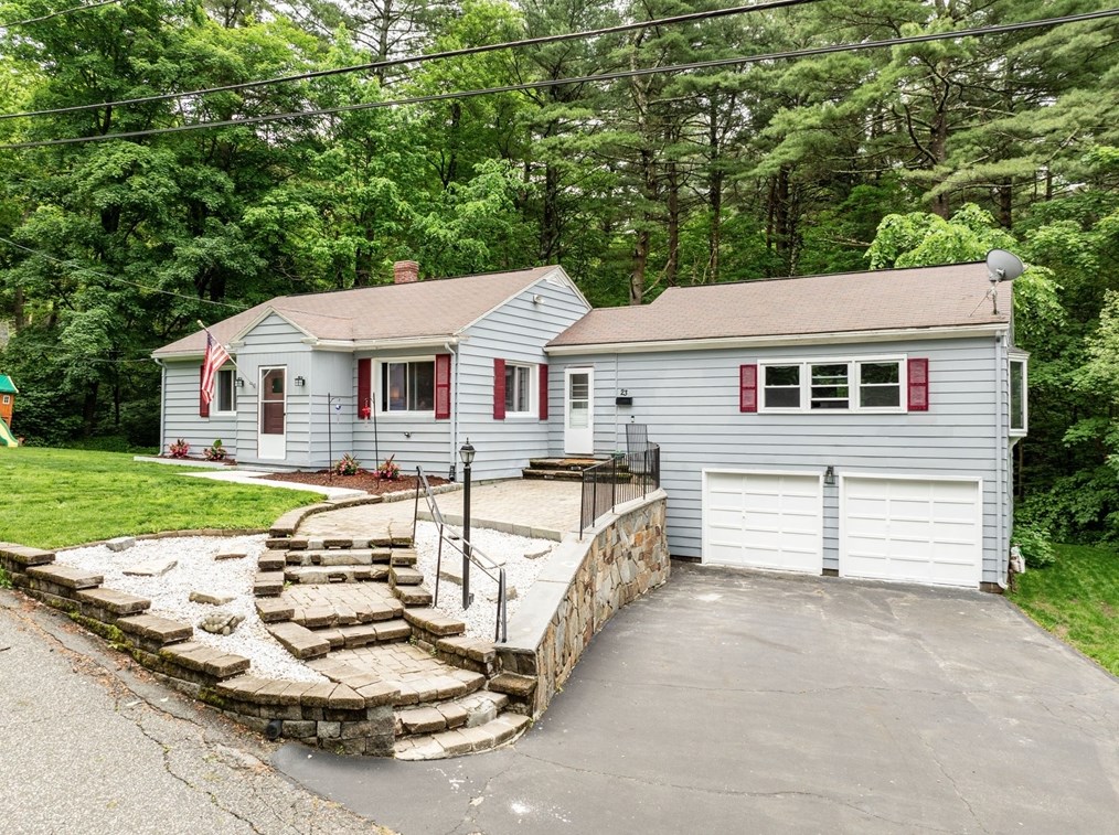 23 Reynolds Ave, Monson, MA 01057 exterior