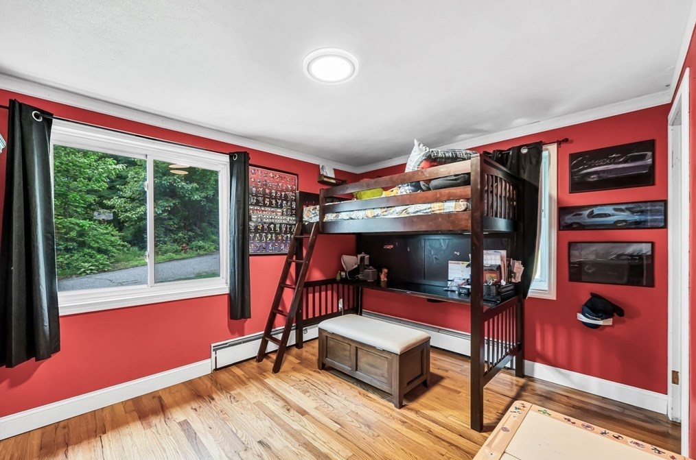 23 Reynolds Ave, Monson MA  01057-1412 exterior