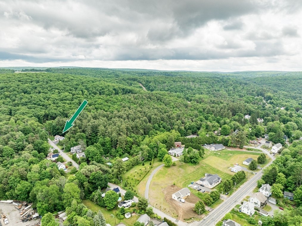 23 Reynolds Ave, Monson MA  01057-1412 exterior