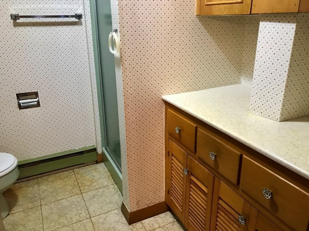 24 Cayuga Ave, Mashpee MA 02649-4936 exterior