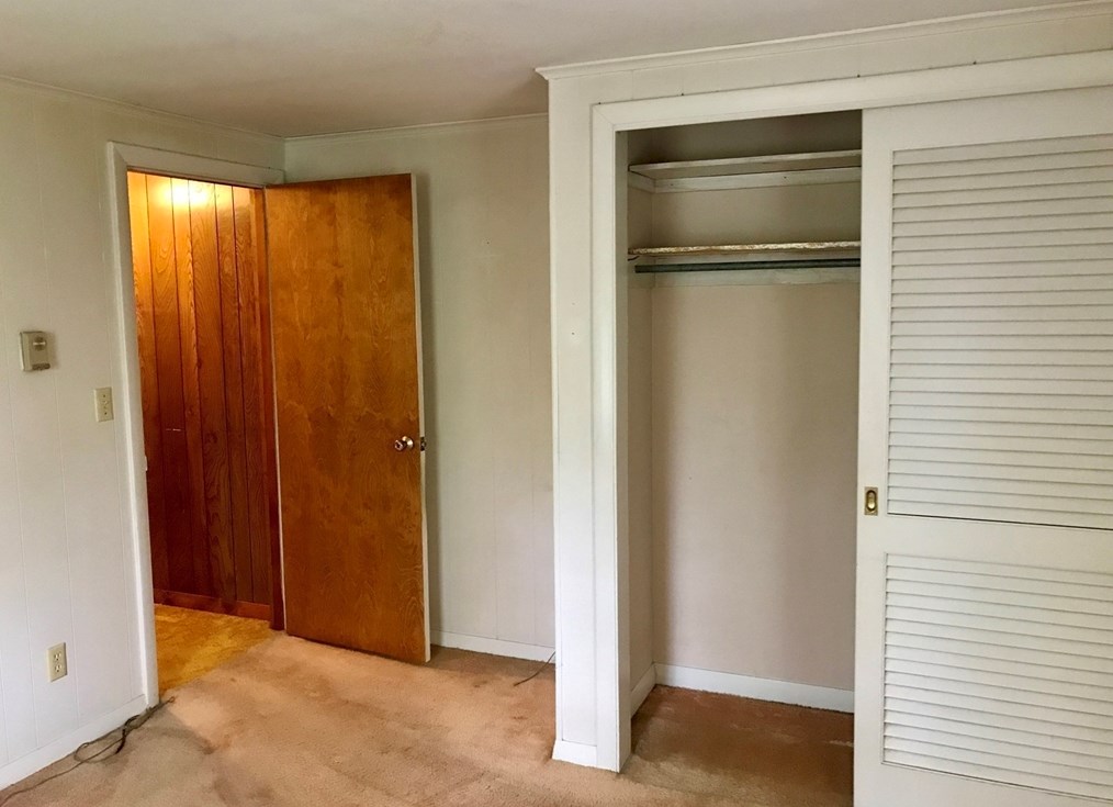 24 Cayuga Ave, Mashpee MA 02649-4936 exterior