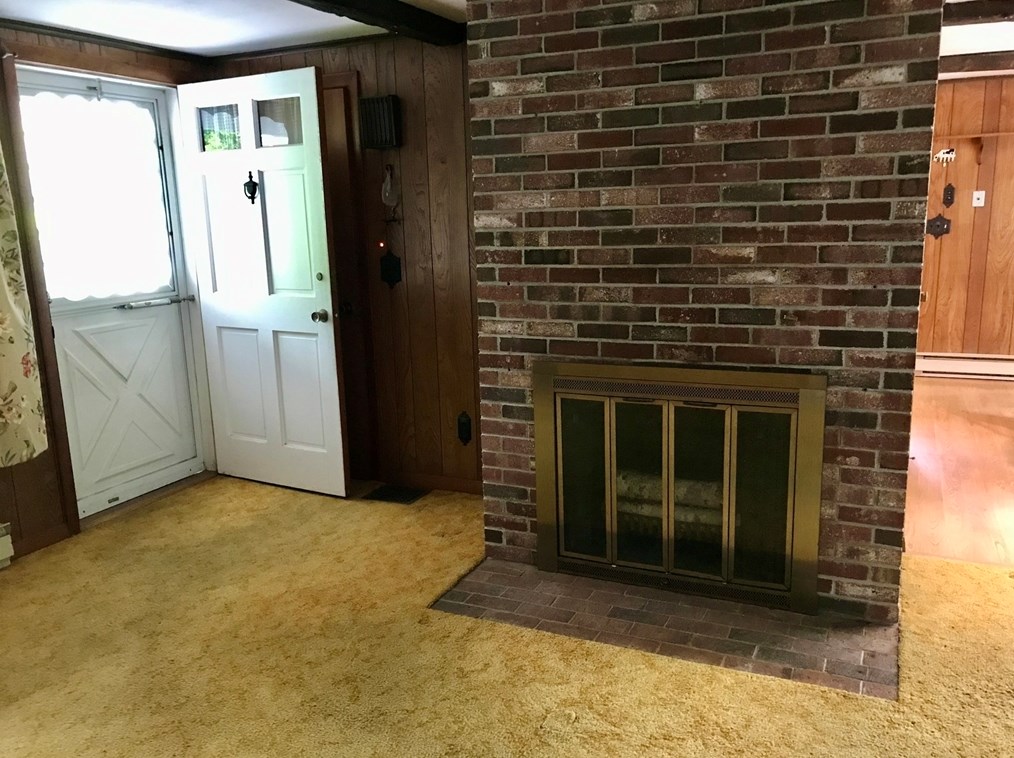 24 Cayuga Ave, Mashpee MA 02649-4936 exterior