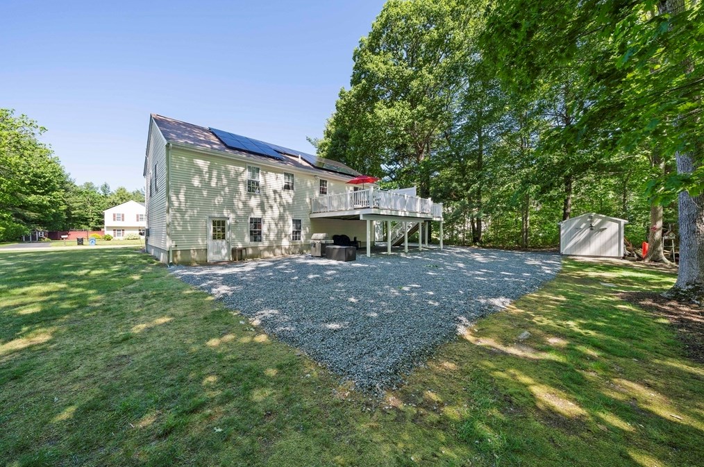 17 Edward Dr, Whitman MA 02382-1660 exterior