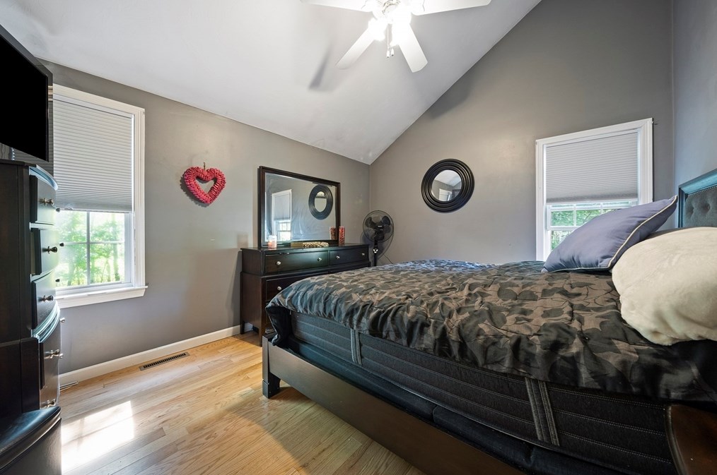 17 Edward Dr, Whitman MA 02382-1660 exterior