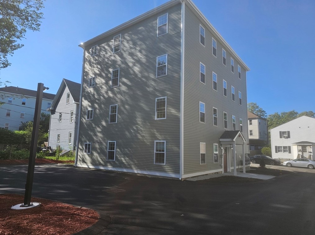 4 Henchman Terrace, Worcester, MA 01605