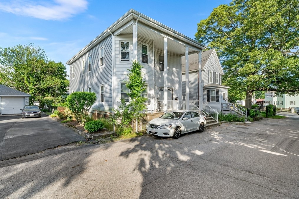 42 Oakland Ave, Attleboro, MA 02703 exterior