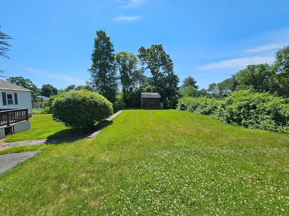 2 Meadowbrook Rd, Hudson MA 01749-1920 exterior