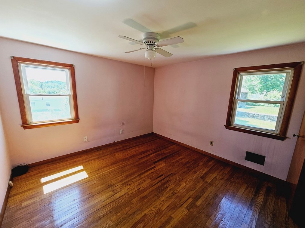 2 Meadowbrook Rd, Hudson MA 01749-1920 exterior