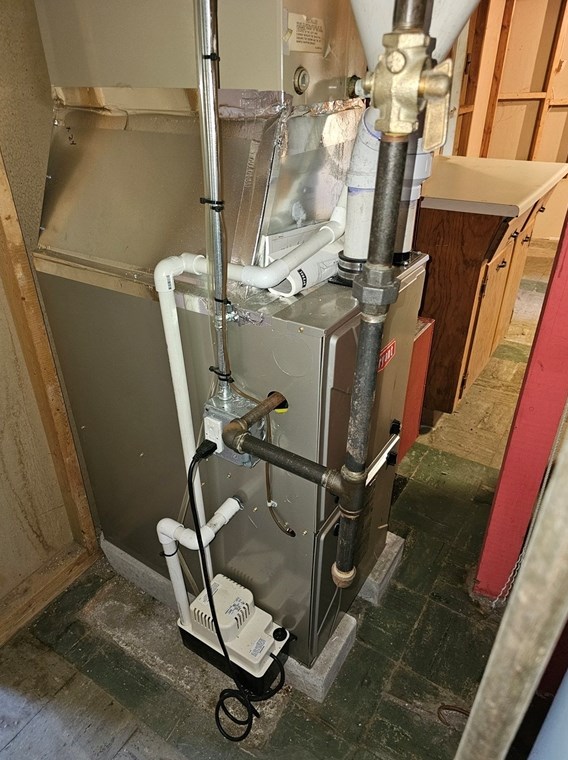 2 Meadowbrook Rd, Hudson MA 01749-1920 exterior