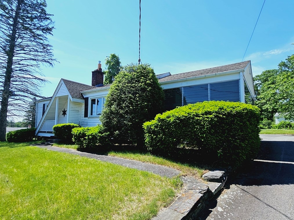2 Meadowbrook Rd, Hudson, MA 01749 exterior