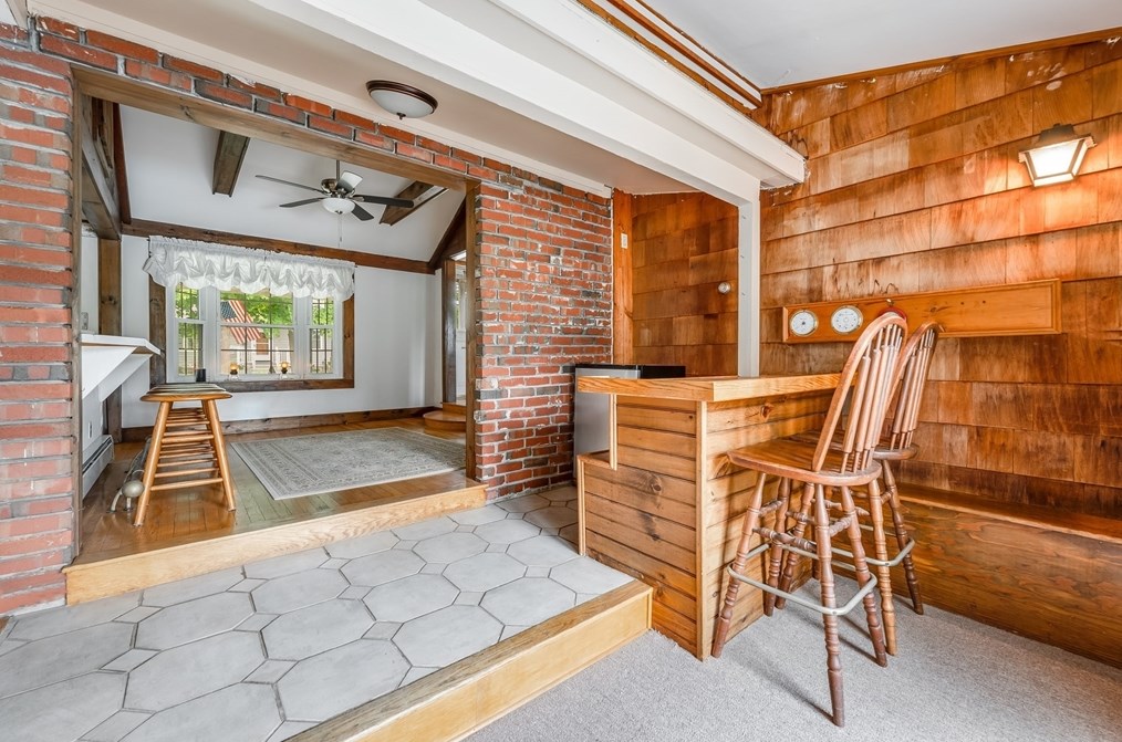 261 Asbury St, Hamilton MA 01982-1842 exterior