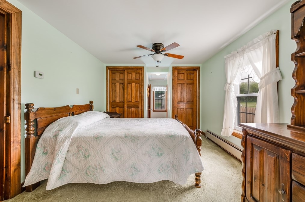 261 Asbury St, Hamilton MA 01982-1842 exterior