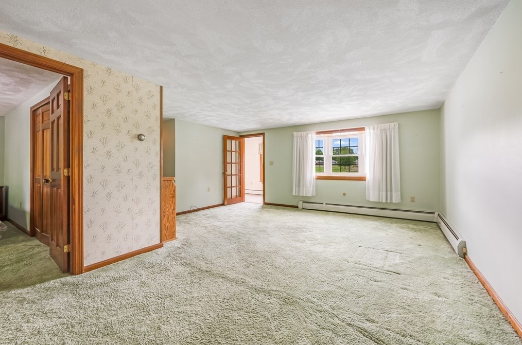 261 Asbury St, Hamilton MA 01982-1842 exterior