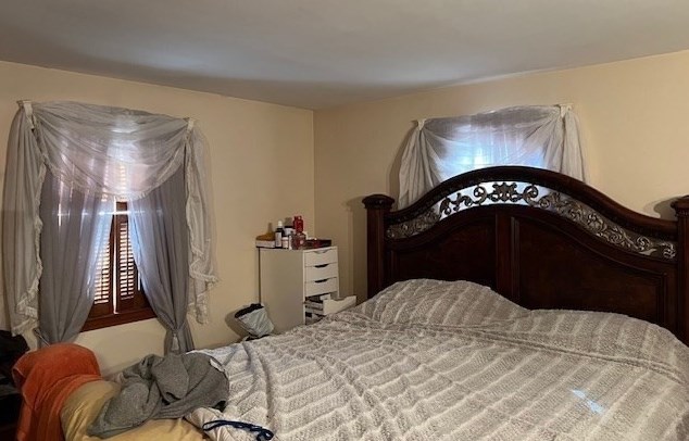 151 Bunker Hl Ave, Lowell MA 01850-1903 exterior