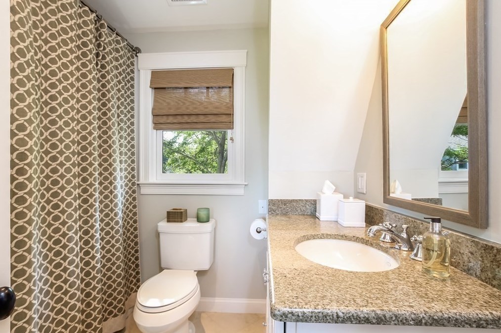 39 Seaview Ter, Chatham MA 02633-2334 exterior