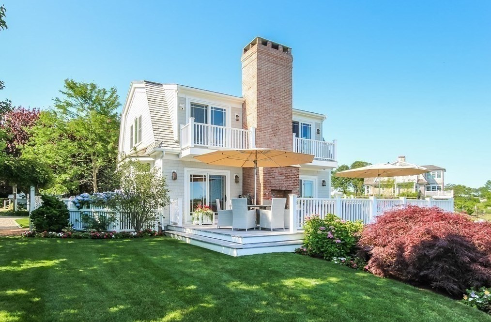 39 Seaview Ter, Chatham MA 02633-2334 exterior