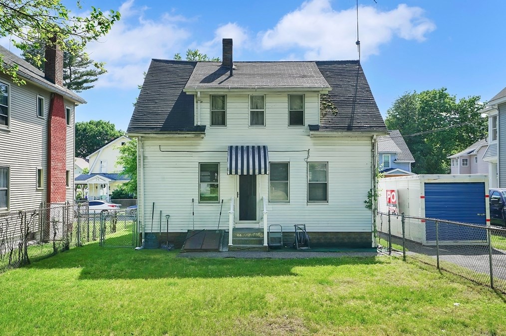 63 Edgewood St, Springfield MA 01109-3025 exterior