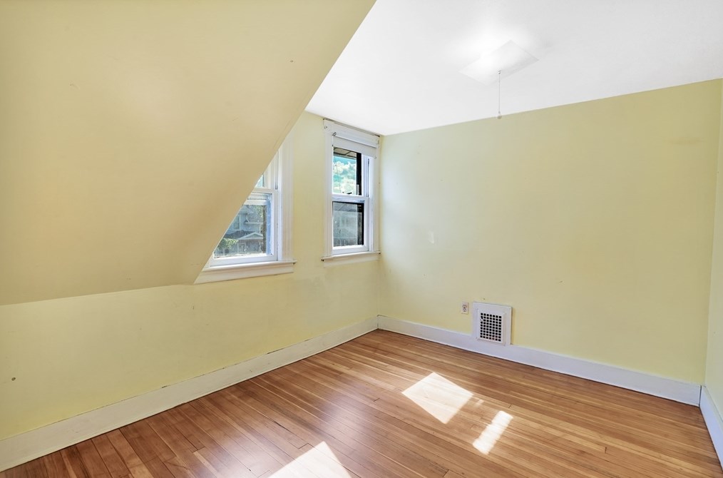 63 Edgewood St, Springfield MA 01109-3025 exterior