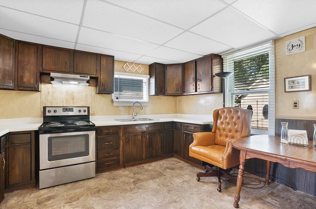 63 Edgewood St, Springfield MA 01109-3025 exterior