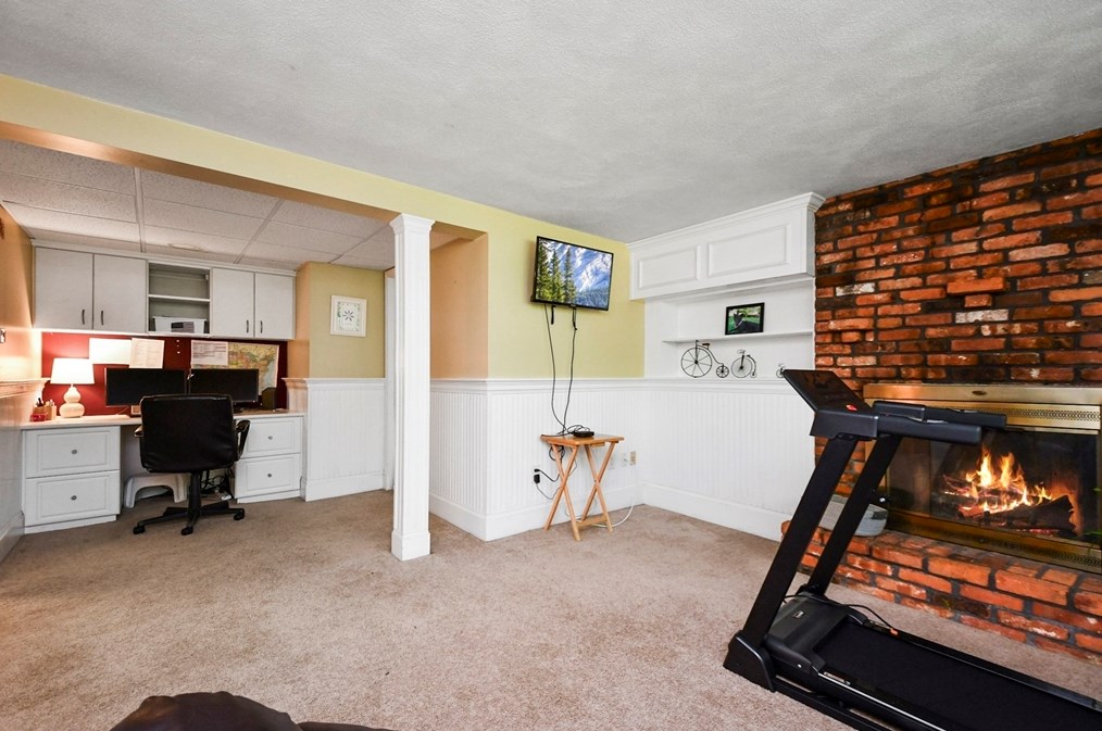 8 Meadowbrook Way, Norfolk MA 02056-1024 exterior