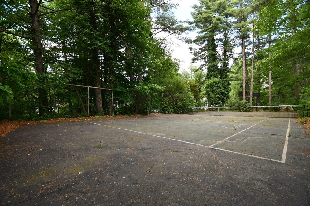 8 Meadowbrook Way, Norfolk MA 02056-1024 exterior