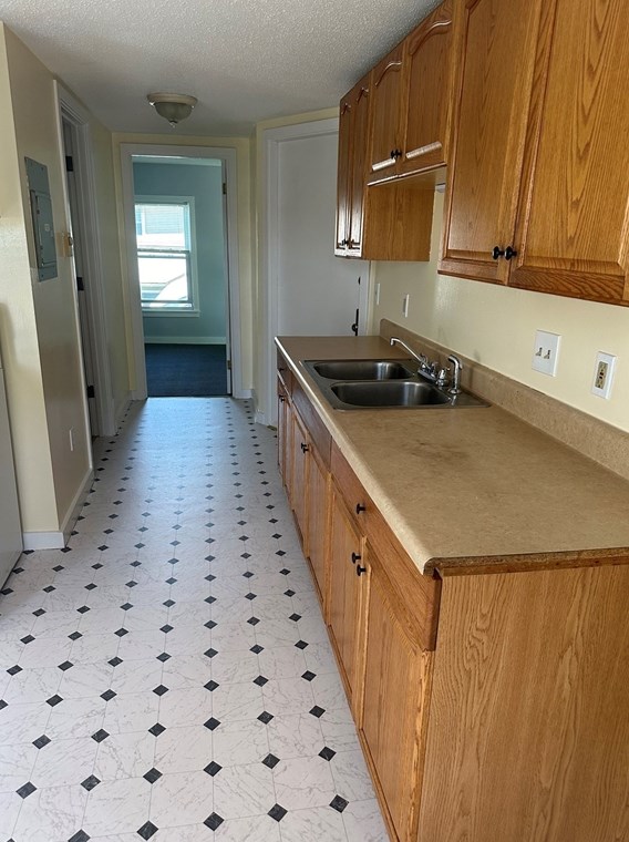 103 Conway St, Greenfield MA 01301-1516 exterior