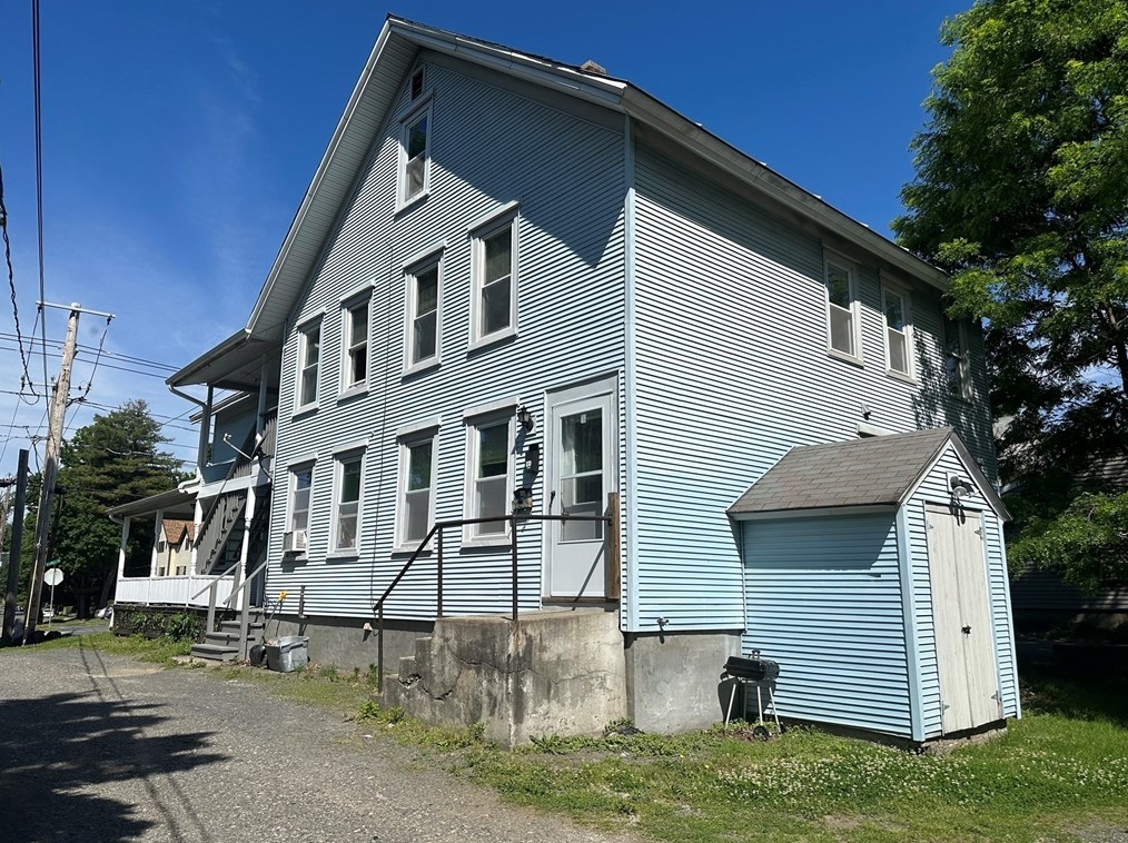 103 Conway St, Greenfield MA 01301-1516 exterior