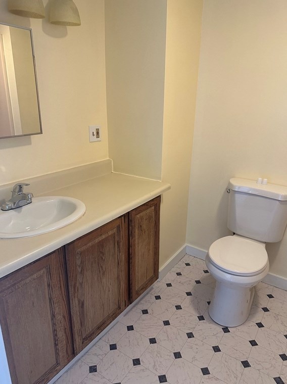 103 Conway St, Greenfield MA 01301-1516 exterior