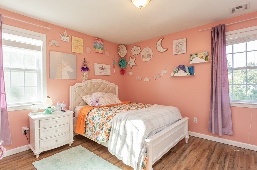 264 Charge Pond Rd, Wareham MA 02571-1114 exterior