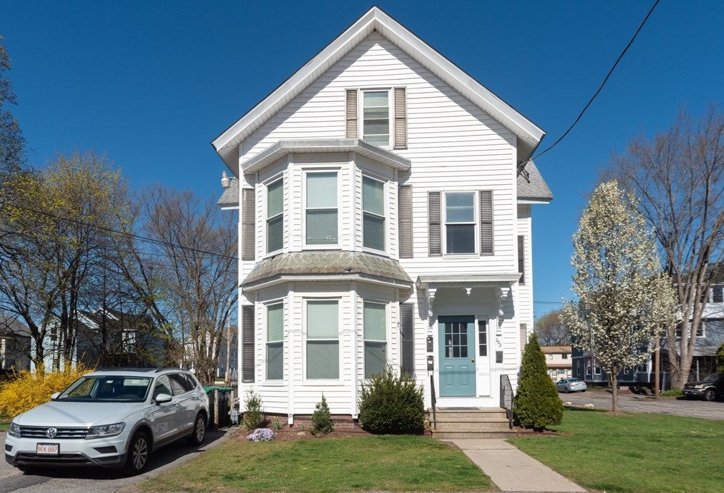 252 East St, Clinton, MA 01510