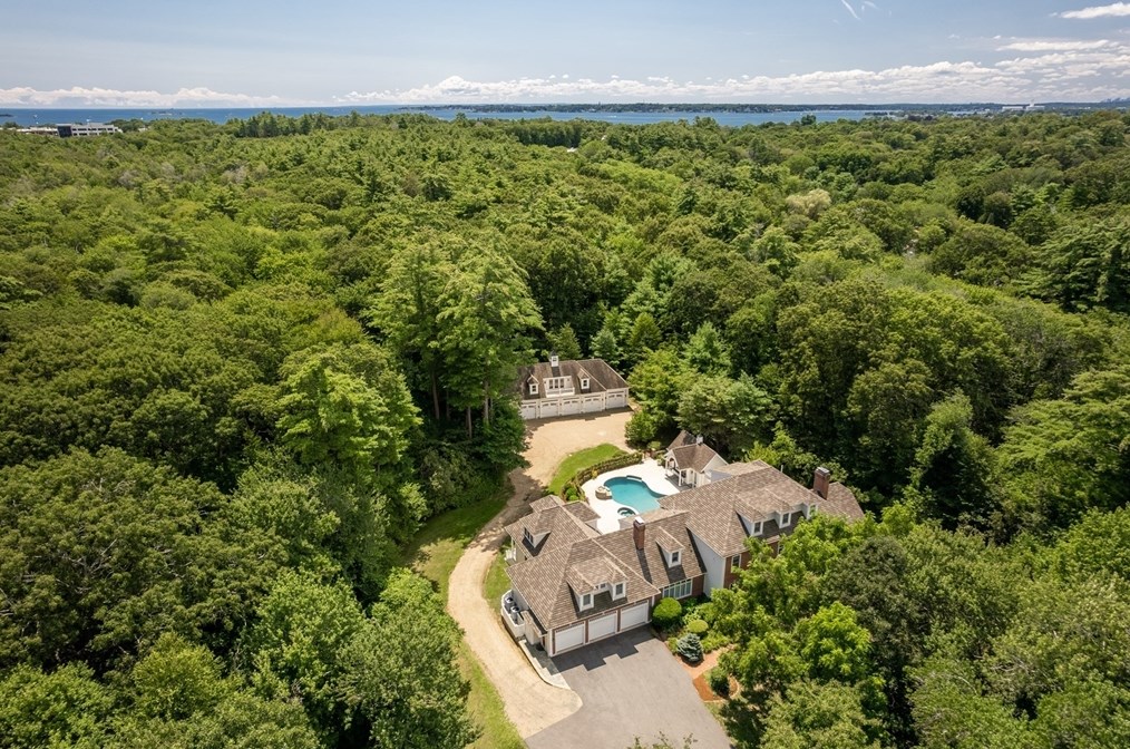 7 Tall Tree Dr, Beverly, MA 01915 exterior