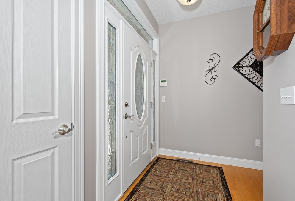 93 Caddyshack Dr, Chicopee, MA 01020 exterior