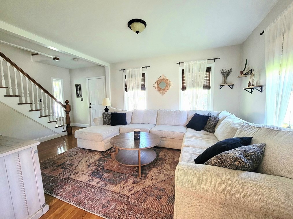 726 Main St, Boylston, MA 01505