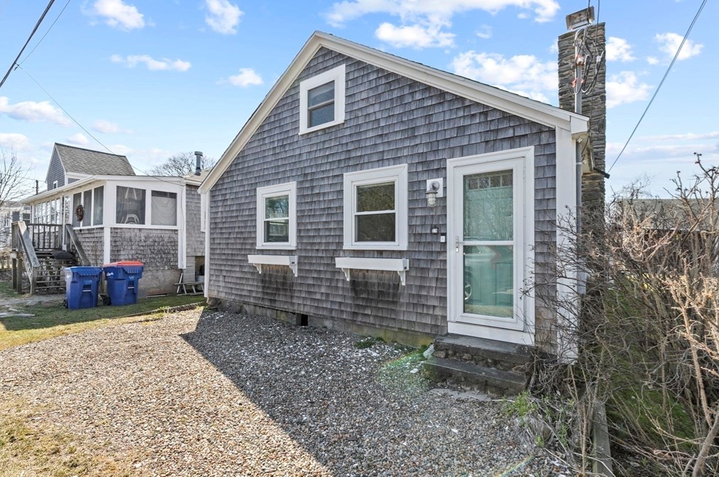 19 Channel St, Mattapoisett MA 02739-2145 exterior