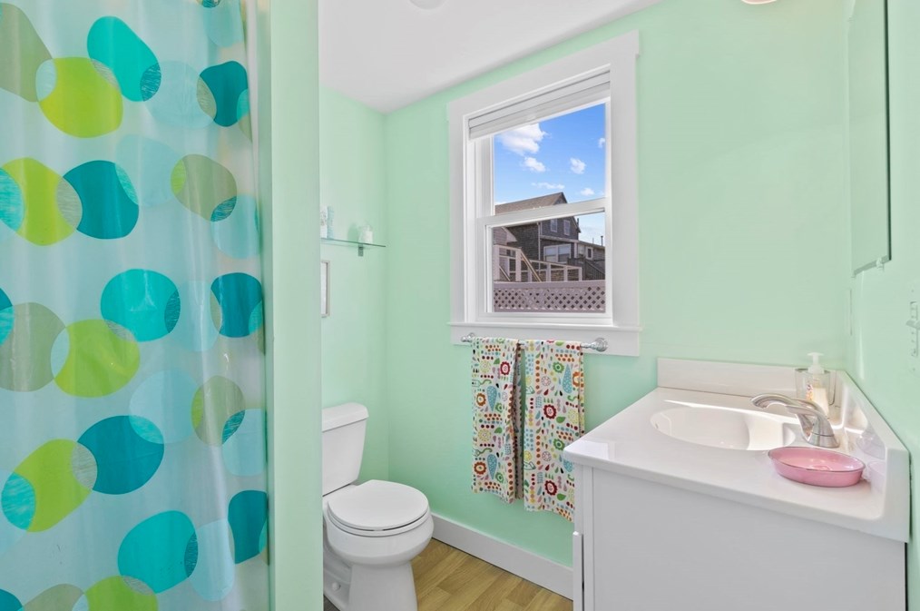 19 Channel St, Mattapoisett MA 02739-2145 exterior