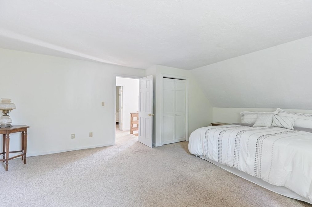 8 Cardinal Dr, Plymouth MA exterior