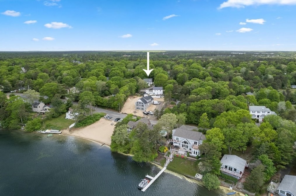 8 Cardinal Dr, Plymouth MA exterior