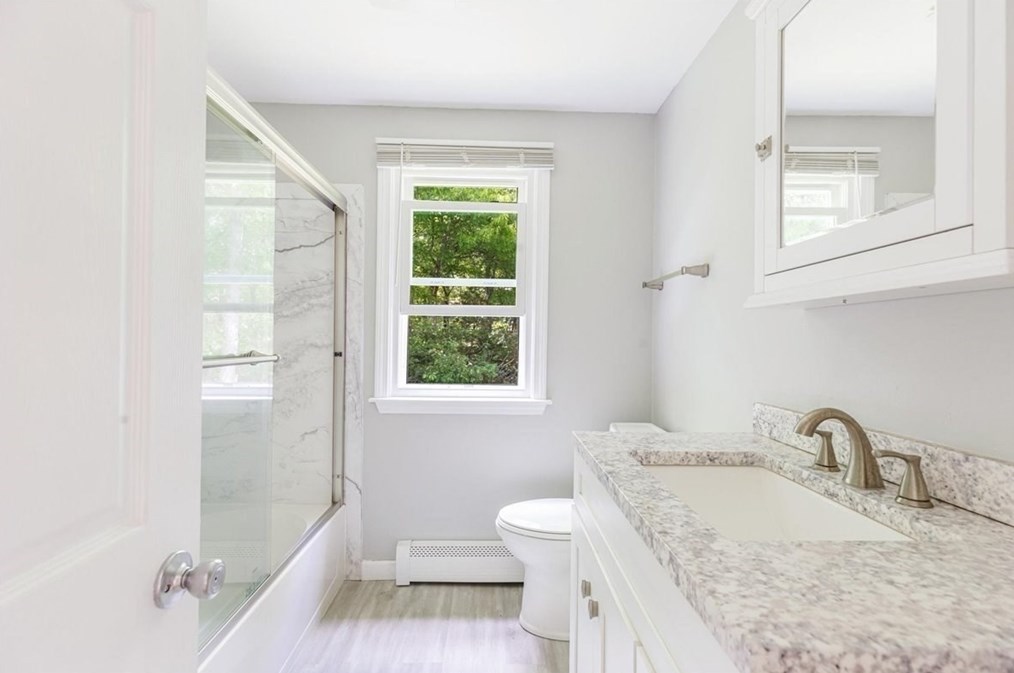 8 Cardinal Dr, Plymouth MA exterior