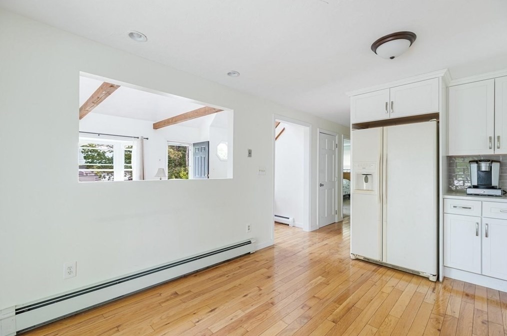 8 Cardinal Dr, Plymouth MA exterior