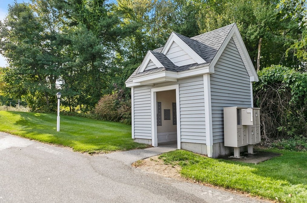 10 Merrimac Way, Tyngsborough MA  01879-2761 exterior