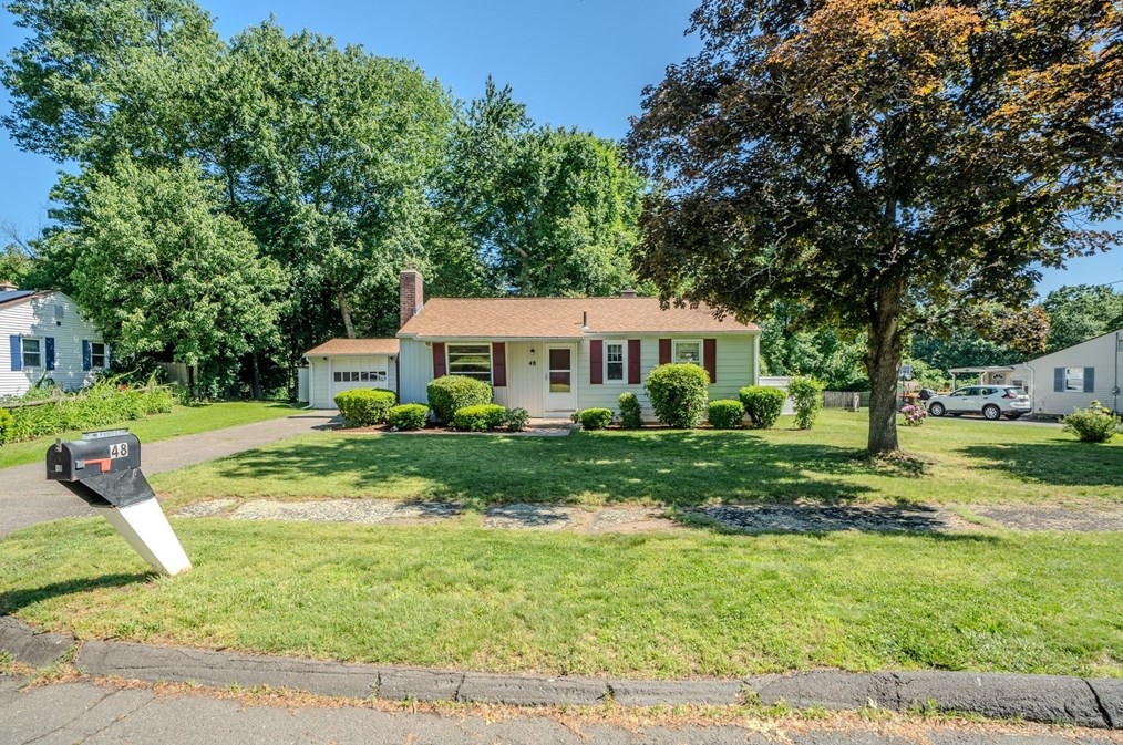 48 Mountainview St, Agawam, MA 01001 exterior
