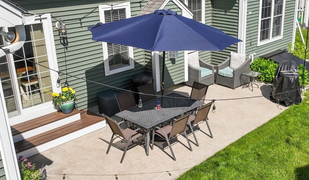 63 Vis Cir, Holden MA 01520-1951 exterior