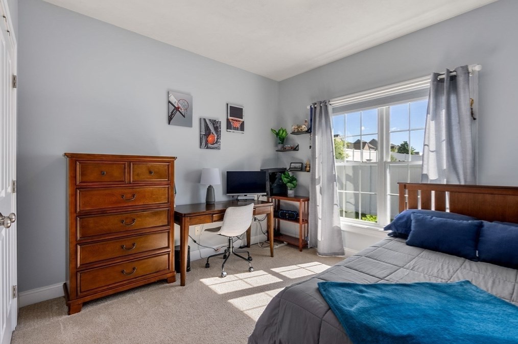 63 Vis Cir, Holden MA 01520-1951 exterior