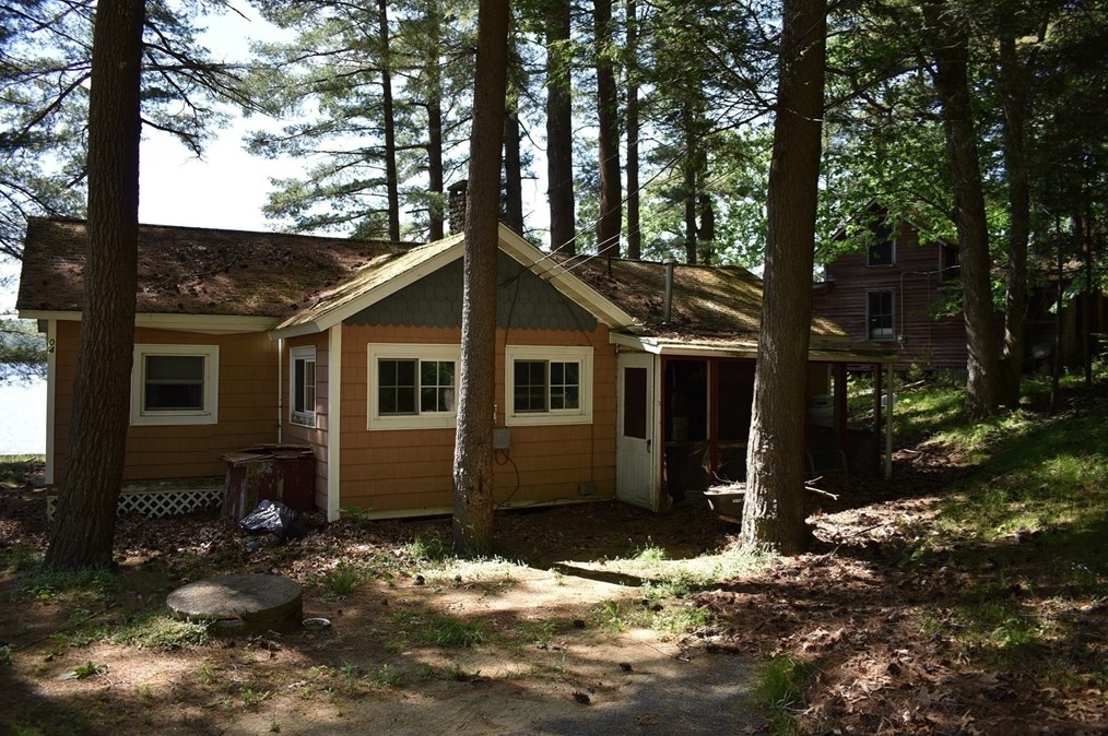 204 Stone Rd, East Brookfield, MA 01515-2014