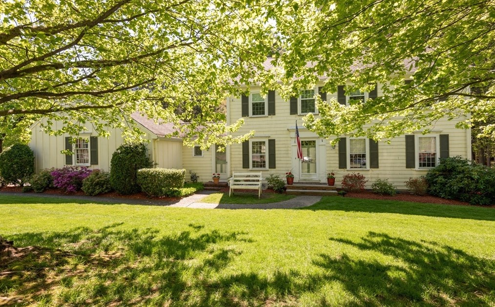 38 Carter Rd, Lynnfield, MA 01940