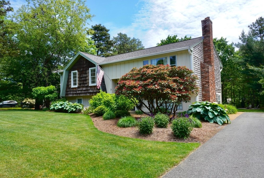 3 Fulton St, Plymouth, MA 02360-5228